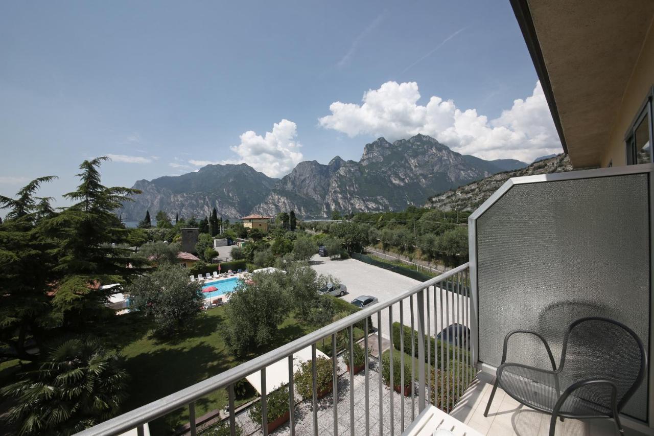 Hotel Villa Verde Torbole Sul Garda Exterior photo