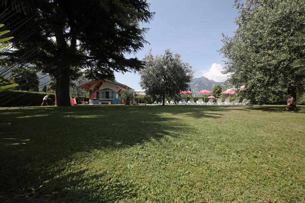 Hotel Villa Verde Torbole Sul Garda Exterior photo