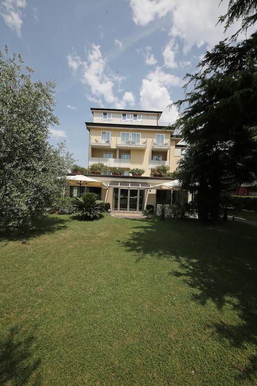 Hotel Villa Verde Torbole Sul Garda Exterior photo